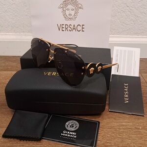 Versace VE2250 Black/Gold Rimless Pilot Double Medusa Emblem Accents Sunglasses